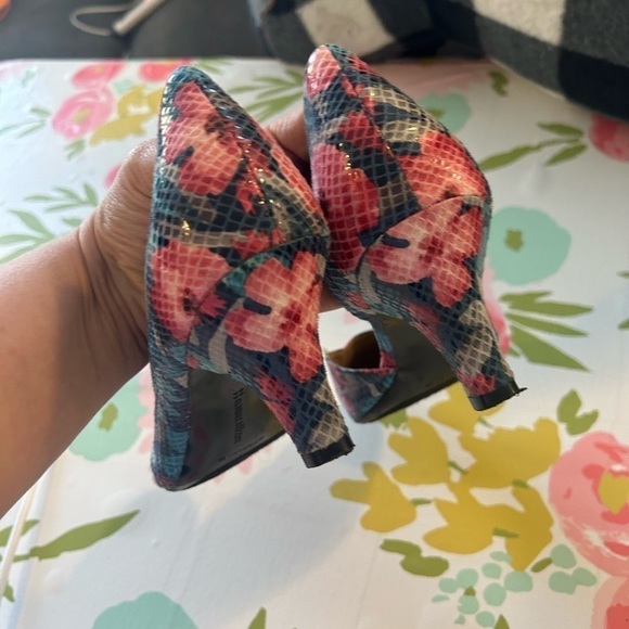 Neutralizers, ladies, size 10 floral high heels, snake, skin, print - Picture 5 of 10